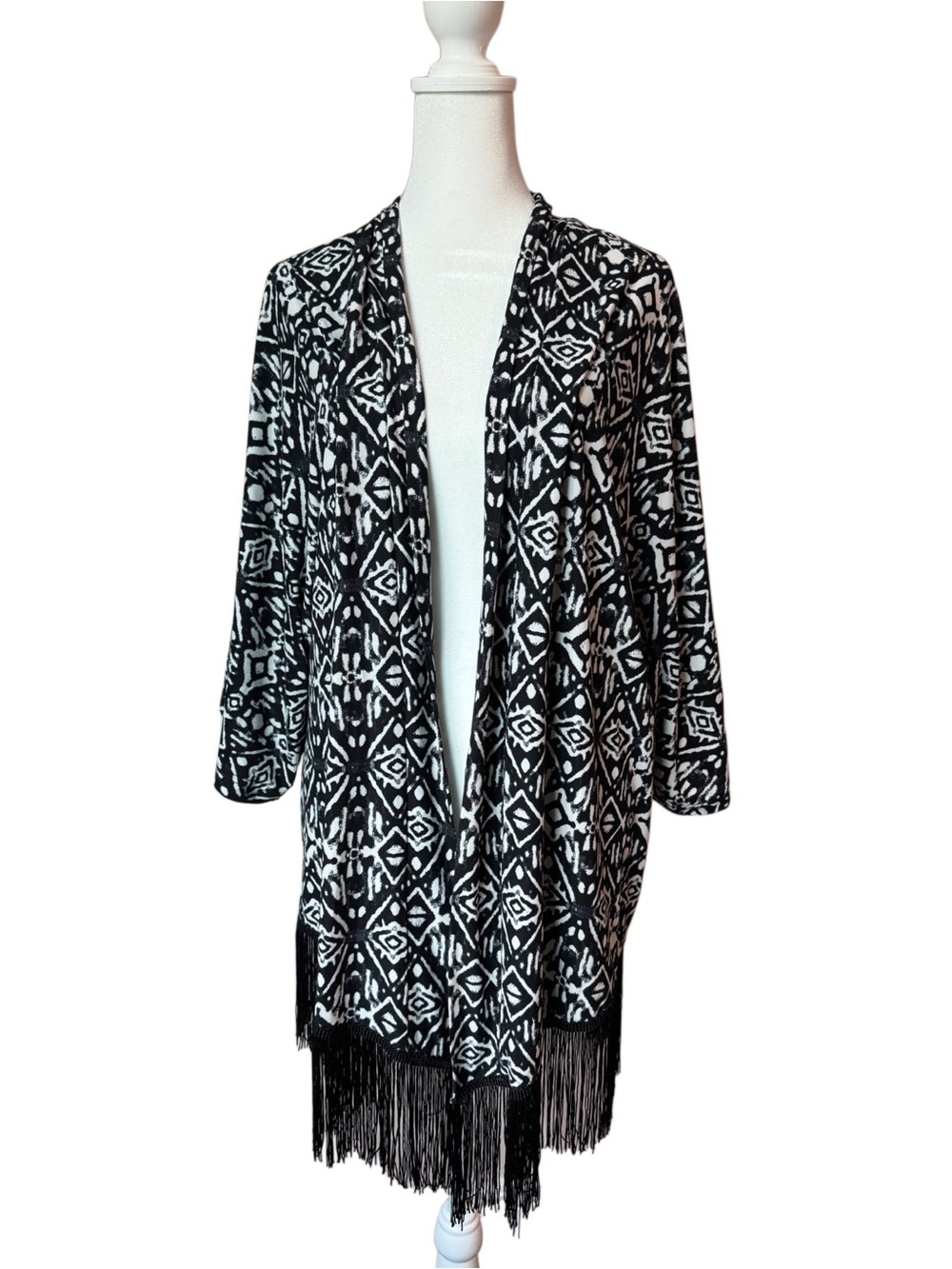 DGNY Large Black White Geometric Fringe Kimono Cardigan NWOT